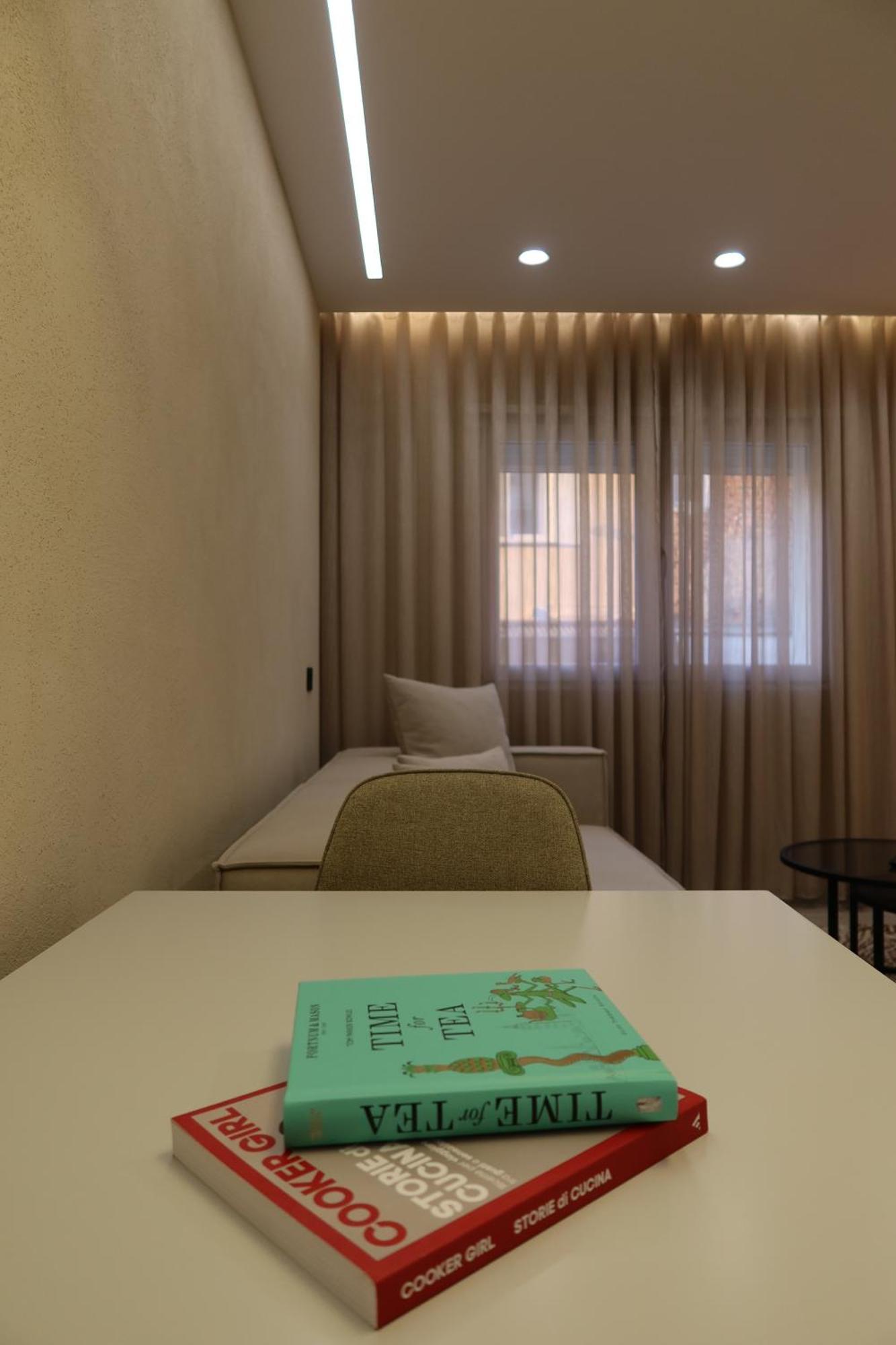 Apartamento Tirana Days Free Parking Exterior foto